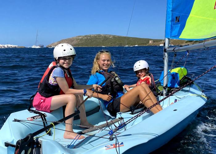 youth sailing holiday