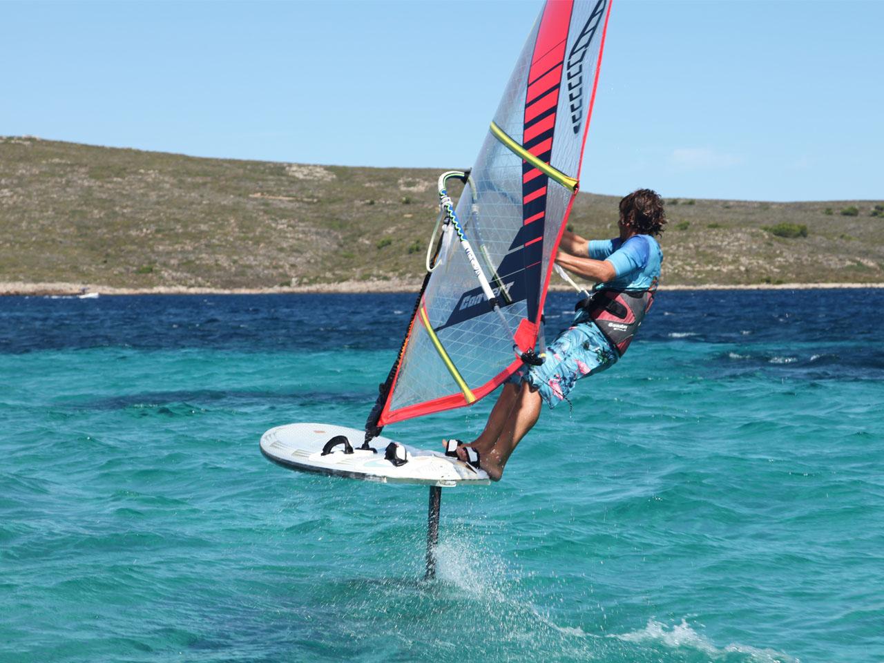 Windfoiling in Fornells, Menorca