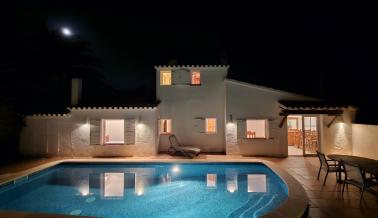 Villa Phillipe by night
