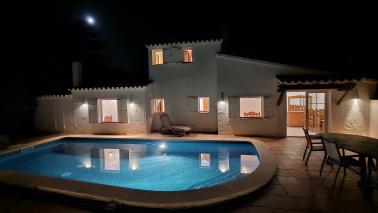 Villa Phillipe by night