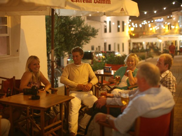 socialise with friends on our sailing holiday