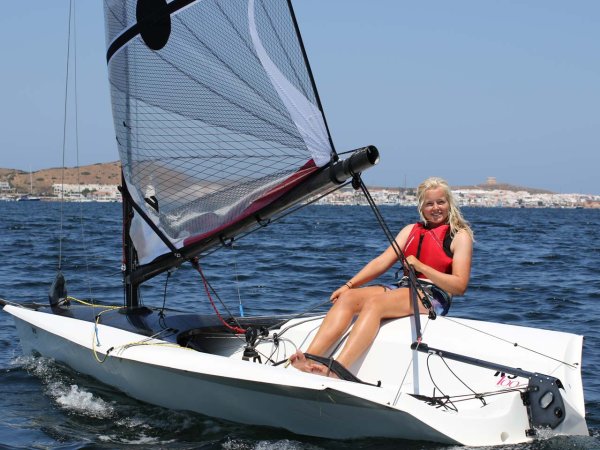 RS 100 sailing 